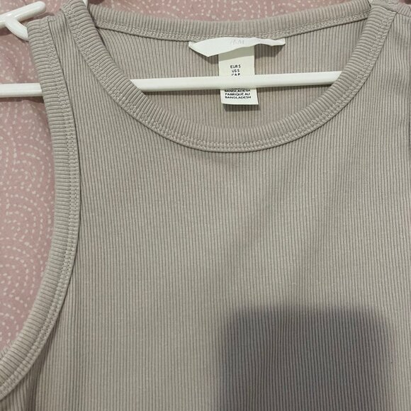 H&M crop top - Picture 2 of 2